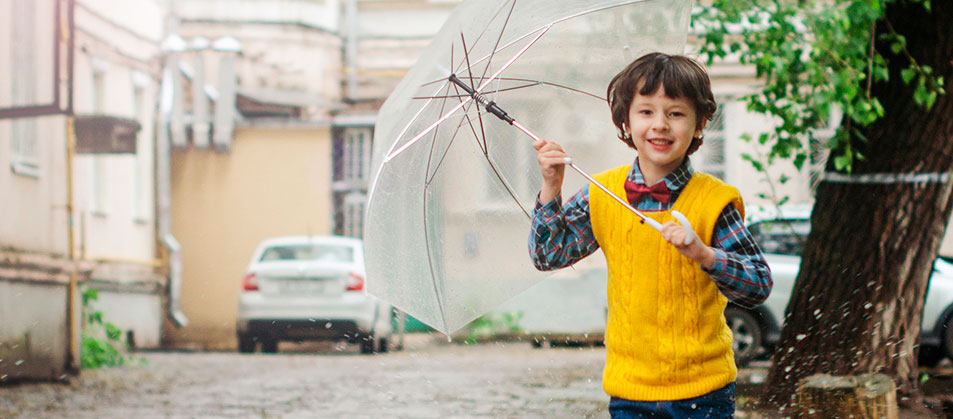 Как одеть ребенка в дождливую погоду